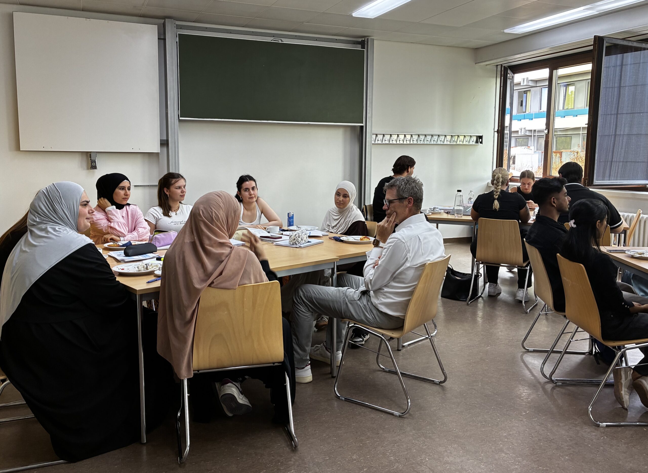 Wertschätzender Austausch in der Pflegeschule - August 2026